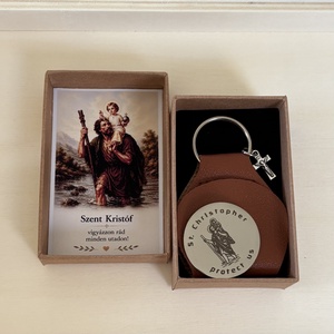 Szent Kristóf autós kulcstartó érem kis tartóban díszdobozban ajándékkísérővel  barna 001 - Meska.hu