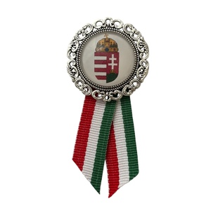 Üveglencsés kokárda március 15 magyar címerrel ezüst 5838253 - Meska.hu