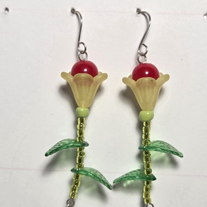 Virágszál fülbevaló, Ékszer, Fülbevaló, Lógó fülbevaló, Ékszerkészítés, Gyöngyfűzés, gyöngyhímzés, MESKA