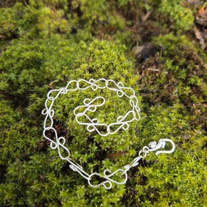 Karkötő cicás kapoccsal - ékszer - karkötő - lánc karkötő - Meska.hu