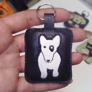 Bullterrier  kutyus bőrkulcstartó -  - Meska.hu