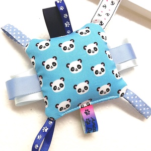 csörgős cimkés felakasztható baba cimkepárna panda -  - Meska.hu