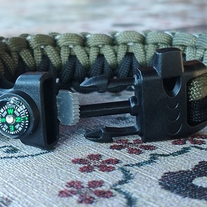 Taktikai túlélő paracord karkötő biztonsági csattal COW HITCH ARMY fekete keki (csuklóméret 18-18,5cm) - ékszer - karkötő - fonott karkötő - Meska.hu