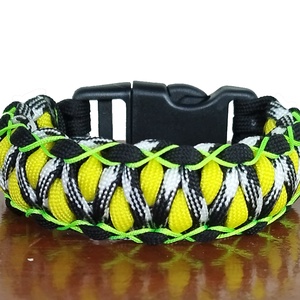 Designer túlélő paracord karkötő biztonsági csattal DRAGON EYE STITCH SALAMANDER (csuklóméret 18-18,5cm) - ékszer - karkötő - fonott karkötő - Meska.hu