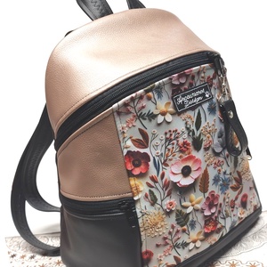 MAXIM BackPack L hátizsák - 3D hatású virágokkal púder és fekete alapon textilbőr pántokkal 36x28x16, Táska & Tok, Hátizsák, Hátizsák, Varrás, MESKA