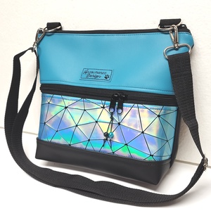 Bella crossbody oldaltáska  28x24cm - Türkiz lézerhologram - táska & tok - kézitáska & válltáska - vállon átvethető táska - Meska.hu