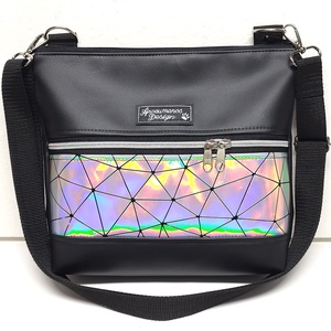 Bella crossbody oldaltáska  28x24cm - Fekete lézerhologram - Meska.hu