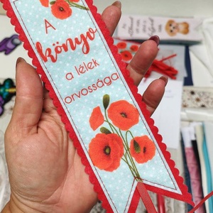 A könyv a lélek orvossága - pipacsos kézműves filc könyvjelző, Könyv & Zene, Könyvjelző, Varrás, MESKA