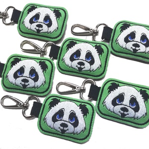 Hímzett panda maci kulcstartó karabinerrel, Táska & Tok, Kulcstartó & Táskadísz, Kulcstartó, Varrás, Hímzés, MESKA