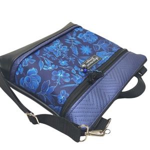 Bella crossbody oldaltáska 28x24cm - Éjjeli virágok fekete-kék - táska & tok - kézitáska & válltáska - vállon átvethető táska - Meska.hu