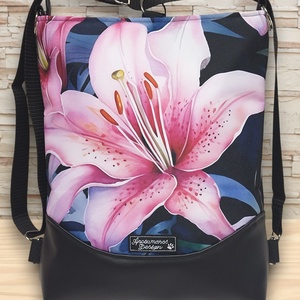 Óriás liliom - Mosolyvonalas hátulzsebes 3in1 textilbőr hátizsák univerzális táska - táska & tok - hátizsák - hátizsák - Meska.hu