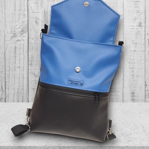 Kék virágos fedélrészes 3in1 hátizsák univerzális táska fekete-kék alapon - táska & tok - hátizsák - hátizsák - Meska.hu