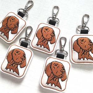 Hímzett magyar vizsla kutya kulcstartó karabinerrel - táska & tok - kulcstartó & táskadísz - kulcstartó - Meska.hu