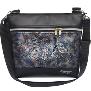 Bella crossbody oldaltáska 28x24cm - Elegáns fekete antik rózsás - Meska.hu