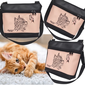 Bella crossbody oldaltáska 28x24cm - Hímzett cica pillangóval fekete-rose - Meska.hu
