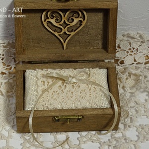 Romantikus gyűrű tartó-esküvői kiegészítő., Esküvő, Kiegészítők, Gyűrűtartó & Gyűrűpárna, Festett tárgyak, Varrás, MESKA