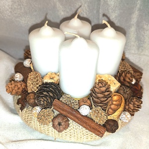 Pici adventi koszorú természetes színekkel , Karácsony, Adventi díszek, Adventi koszorú, Virágkötés, MESKA