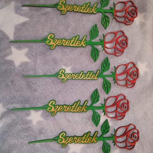 Fából készült rózsa felirattal , Otthon & Életmód, Dekoráció, Asztal és polc dekoráció, Asztaldísz, Gravírozás, pirográfia, MESKA