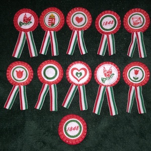 Filc anyagból készült kokárda  - Meska.hu