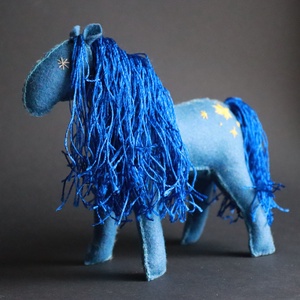 Csillag, a mesebeli lovacska a varázserdőből - Meska.hu