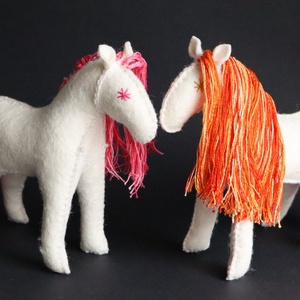 Sugár és Alkony, mesebeli lovacskák a varázserdőből - játék & sport - plüssállat & játékfigura - ló - Meska.hu