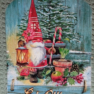 Pirossapkás manó ajtódísz - Meska.hu