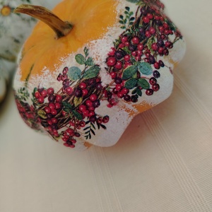 Pirosbogyós dísztök - otthon & életmód - dekoráció - halloween - halloweeni tök - Meska.hu