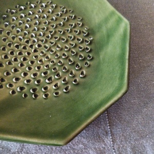 Kerámia fokhagyma reszelő - otthon & életmód - konyhafelszerelés, tálalás - konyhai tárolás - fűszertartó - Meska.hu