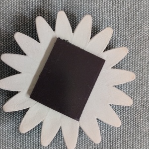 Virág hűtőmágnes  - otthon & életmód - konyhafelszerelés, tálalás - konyhai dekoráció - hűtőmágnes - Meska.hu