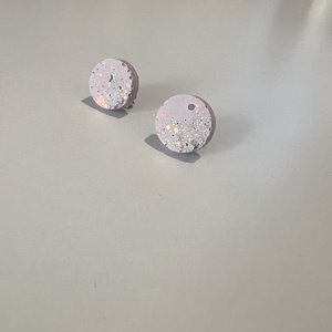 Halványlila, csillogó fülbevalók - esküvő - ékszer - fülbevaló - Meska.hu