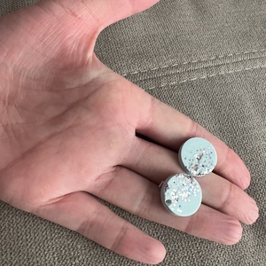 Világoskék, csillogó, egyedi fülbevalók - esküvő - ékszer - fülbevaló - Meska.hu