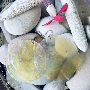 Andrassy Couture szivárványos kagylóhéj fülbevaló  - ékszer - fülbevaló - csillár fülbevaló - Meska.hu