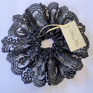 Andrassy Couture fekete csipke hajgumi - ruha & divat - hajdísz & hajcsat - hajgumi - Meska.hu