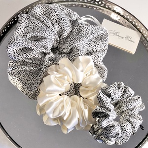 Andrassy Couture mini pöttyös hernyóselyem hajgumi - ruha & divat - hajdísz & hajcsat - hajgumi - Meska.hu