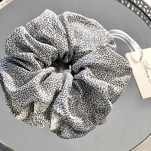 Andrassy Couture XL pöttyös hernyóselyem hajgumi - ruha & divat - hajdísz & hajcsat - hajgumi - Meska.hu