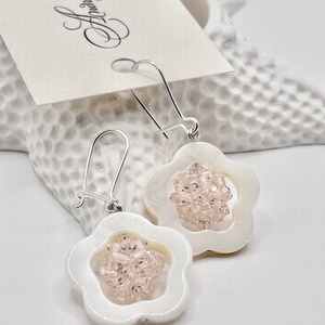 Andrassy Couture kagyló virág Swarovski kristály fülbevaló ezüst akasztóval - Meska.hu