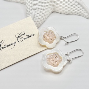 Andrassy Couture kagyló virág Swarovski kristály fülbevaló ezüst akasztóval - ékszer - fülbevaló - lógó fülbevaló - Meska.hu