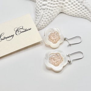 Andrassy Couture kagyló virág Swarovski kristály fülbevaló ezüst akasztóval - ékszer - fülbevaló - lógó fülbevaló - Meska.hu