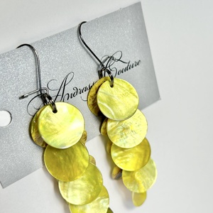 Andrassy Couture neonzöld kagyló fülbevaló  - ékszer - fülbevaló - lógó fülbevaló - Meska.hu