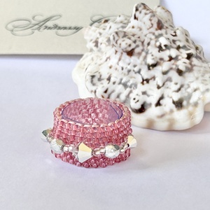 Andrassy Couture rózsaszín gyöngy gyűrű Swarovski kristállyal - Meska.hu