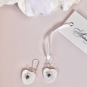 Andrassy Couture szivecske kagyló és Swarovski fülbevaló  - Meska.hu
