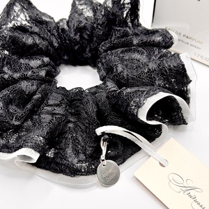 Andrassy Couture Francia Elegancia fekete csipke hajgumi  - Meska.hu