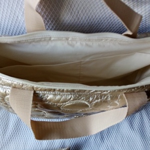 Arany színű steppelt laptoptáska+ajándék neszi - táska & tok - laptoptáska, laptop hátizsák - Meska.hu Arany színű steppelt laptoptáska+ajándék neszi - táska & tok - laptoptáska, laptop hátizsák - Meska.hu