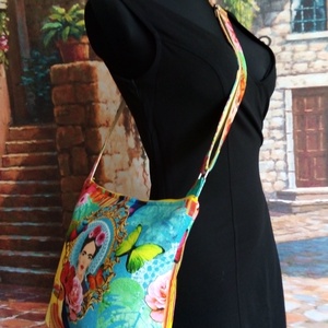 Frida táska+neszi.KIÁRÚSÍTÁS - táska & tok - kézitáska & válltáska - vállon átvethető táska - Meska.hu Frida táska+neszi.KIÁRÚSÍTÁS - táska & tok - kézitáska & válltáska - vállon átvethető táska - Meska.hu