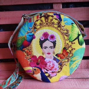 Frida kerek táska.KIÁRÚSÍTÁS! - táska & tok - kézitáska & válltáska - vállon átvethető táska - Meska.hu Frida kerek táska.KIÁRÚSÍTÁS! - táska & tok - kézitáska & válltáska - vállon átvethető táska - Meska.hu