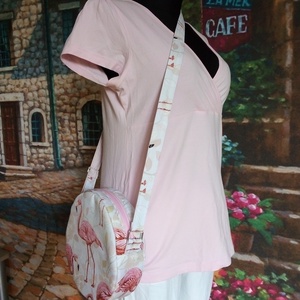 FLAMINGÓS KEREK TÁSKA. - táska & tok - kézitáska & válltáska - vállon átvethető táska - Meska.hu FLAMINGÓS KEREK TÁSKA. - táska & tok - kézitáska & válltáska - vállon átvethető táska - Meska.hu