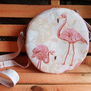 FLAMINGÓS KEREK TÁSKA. - táska & tok - kézitáska & válltáska - vállon átvethető táska - Meska.hu FLAMINGÓS KEREK TÁSKA. - táska & tok - kézitáska & válltáska - vállon átvethető táska - Meska.hu
