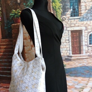 Fehér-arany vállonhordható táska.KIÁRÚSÍTÁS! - táska & tok - kézitáska & válltáska - válltáska - Meska.hu Fehér-arany vállonhordható táska.KIÁRÚSÍTÁS! - táska & tok - kézitáska & válltáska - válltáska - Meska.hu