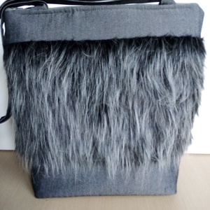 Sötétszürke szőrmés táska - táska & tok - kézitáska & válltáska - válltáska - Meska.hu Sötétszürke szőrmés táska - táska & tok - kézitáska & válltáska - válltáska - Meska.hu