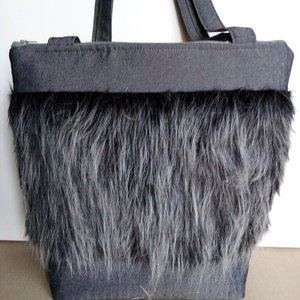 Sötétszürke szőrmés táska - táska & tok - kézitáska & válltáska - válltáska - Meska.hu Sötétszürke szőrmés táska - táska & tok - kézitáska & válltáska - válltáska - Meska.hu